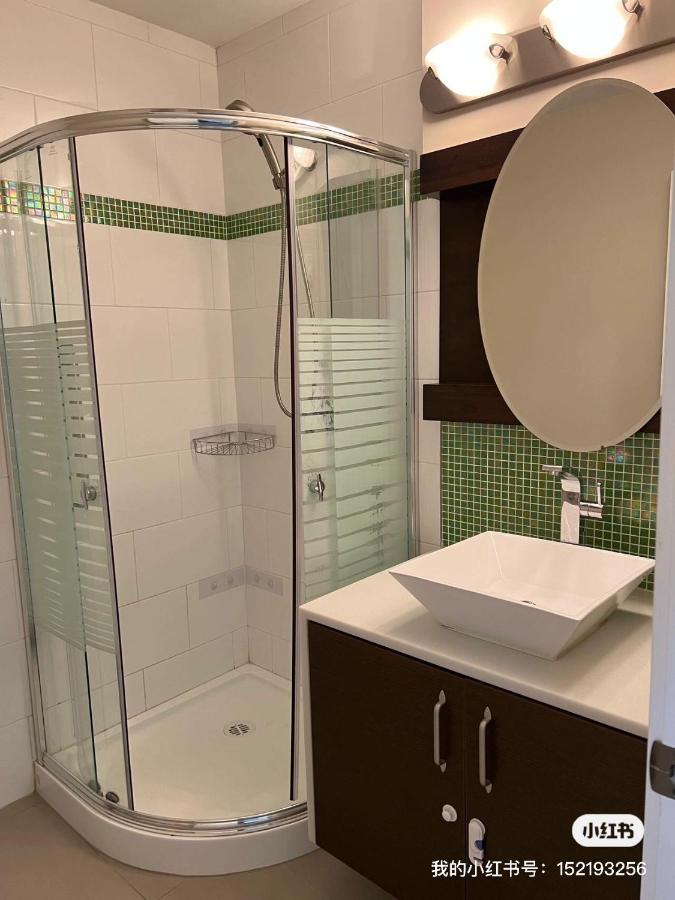 Spacious And Bright Large Suite With Separate Bathroom Ричмонд Екстер'єр фото